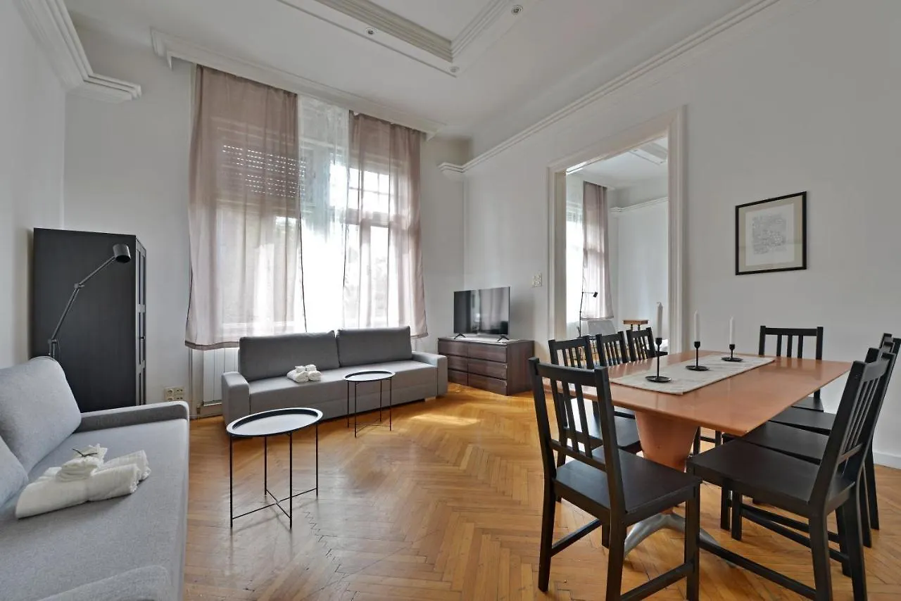 Apartment Budape Apartman House 10 Budapest